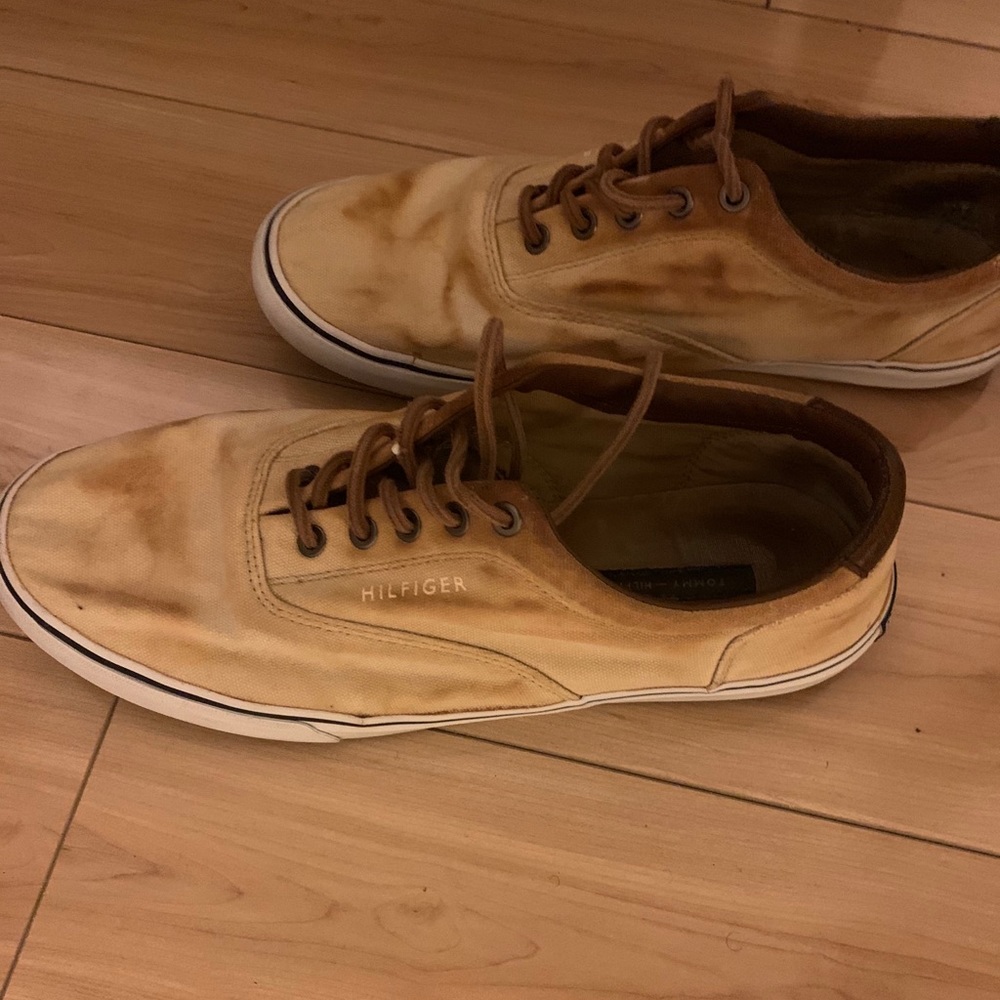 Lace-up sneakers